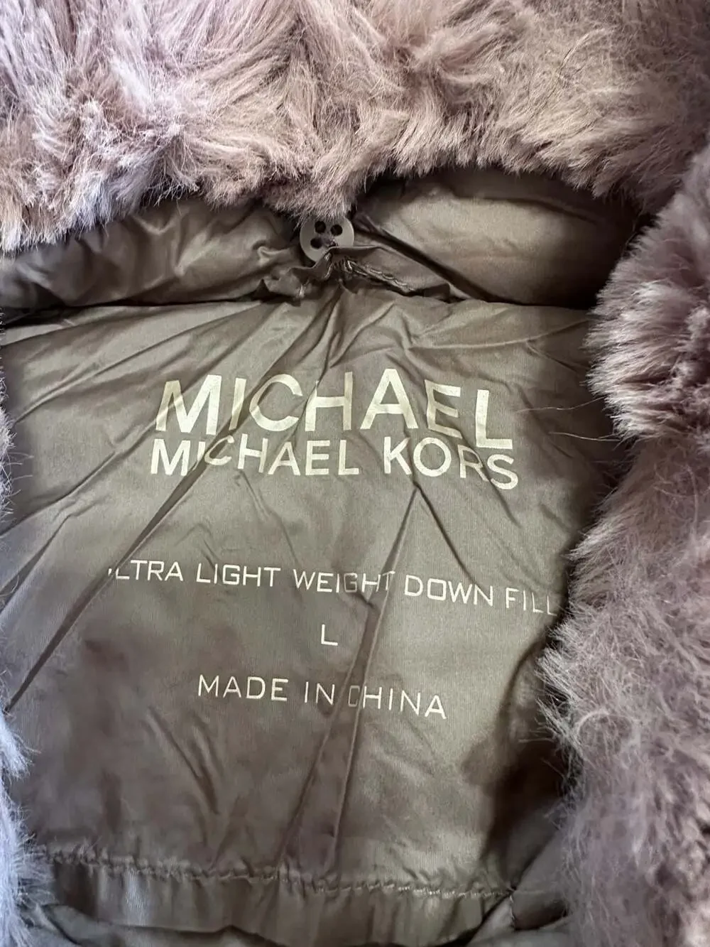 Michael Kors Women's Ultra Light Weight Down Fill Puffer Jacket  Faux Fur Collar
